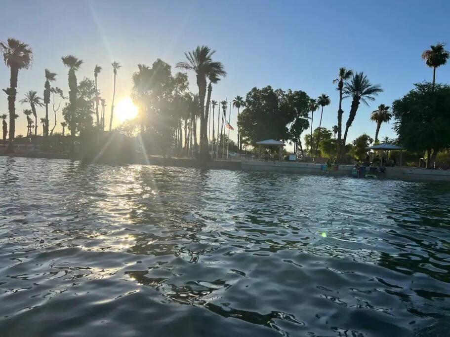 Pool King Lake Suite-Walk To Dt & Lake! Lake Havasu City Eksteriør billede